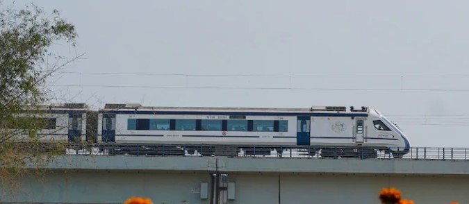 High-Speed Rail Mission: Donor Heart Transported 250 Km in Two Hours via Vande Bharat Express to Save Patient